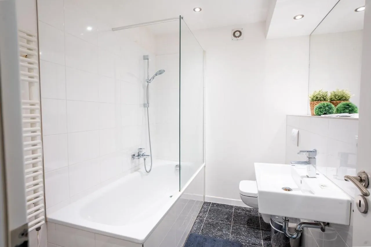 Komplette 2 Zimmer Wohnung Zentral Neben Oktoberfest Munich 0*,