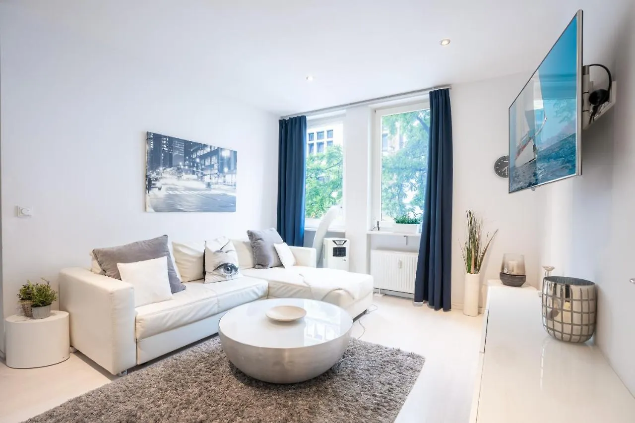 Komplette 2 Zimmer Wohnung Zentral Neben Oktoberfest Munich Germany